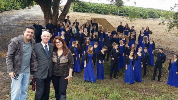 Neuer Kammerchor Heidenheim, este é o nome do coral alemão que esteve na zona rural de Barra do Choça entre os dias 25 e 26 de maio. O grupo foi acolhido pela Fazenda Vidigal, onde se apresentou, marcando a semana… // Leia mais