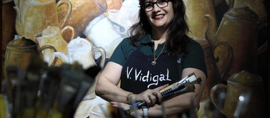 A Assembleia Legislativa da Bahia aprovou nesta segunda-feira (06) o projeto de lei que concede o título de Cidadã Baiana a artista plástica e empresaria Valéria Vidigal.

A proposta é do deputado estadual Fabrício Falcão e homenageia a mineira nascida em… // Leia mais